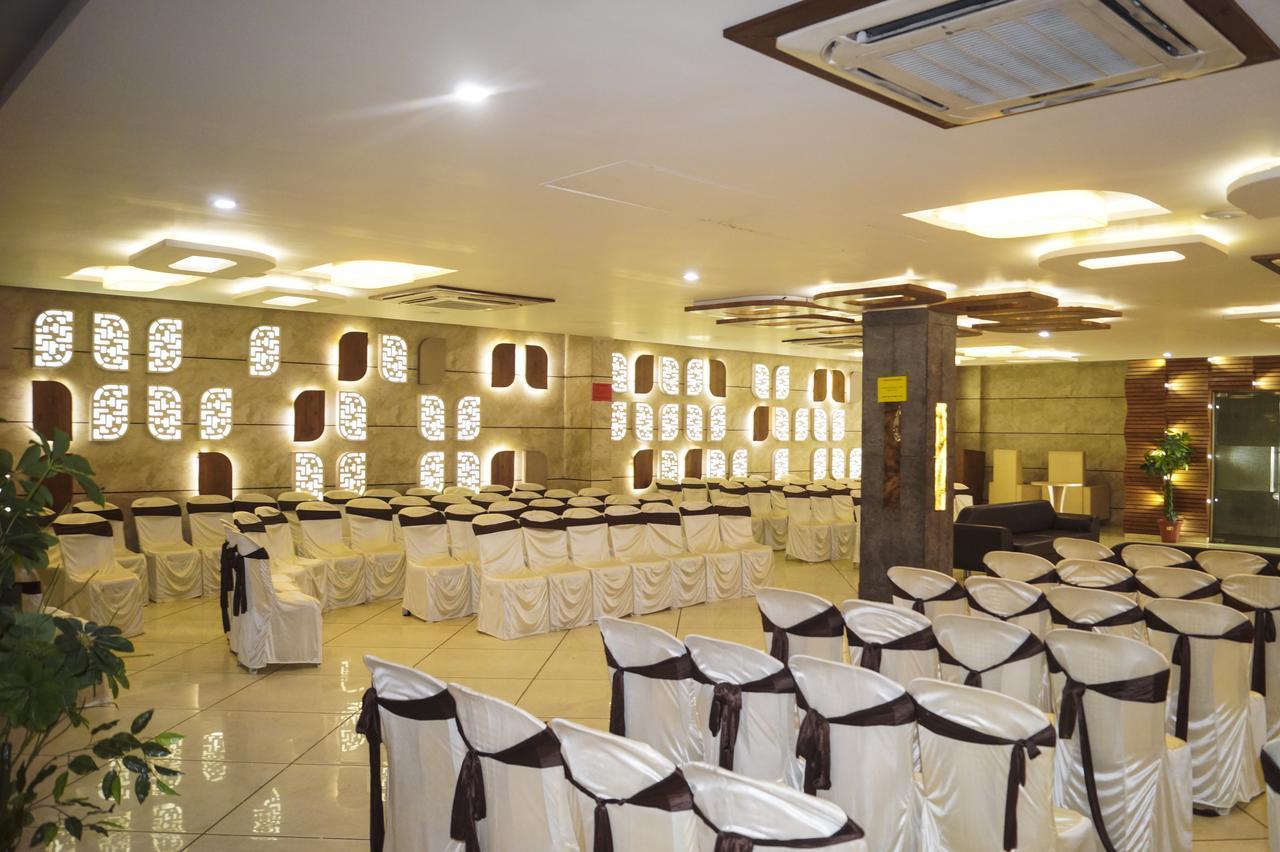 Hotel Darshan Sp Ring Road Naroda Екстер'єр фото