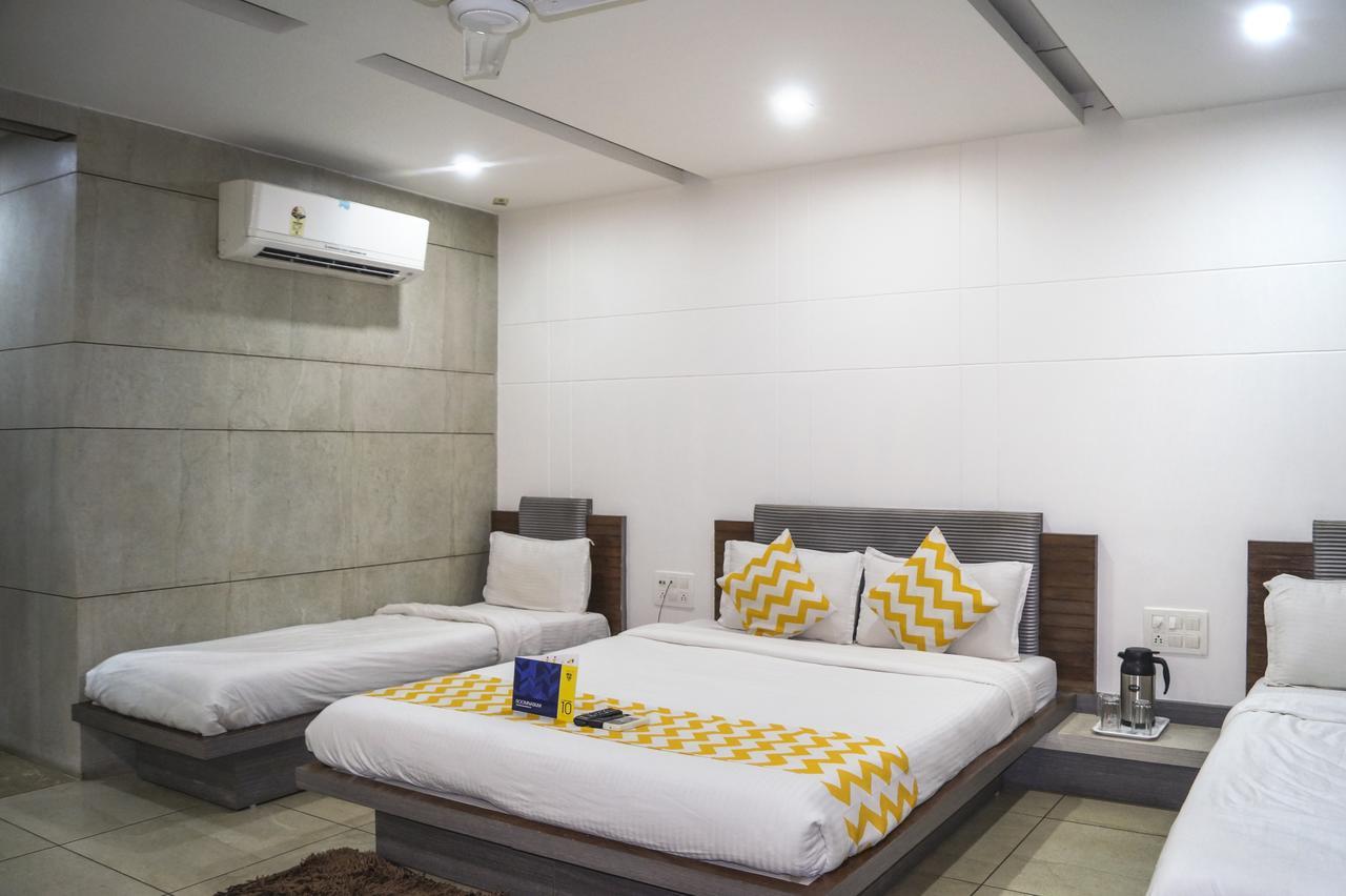 Hotel Darshan Sp Ring Road Naroda Екстер'єр фото