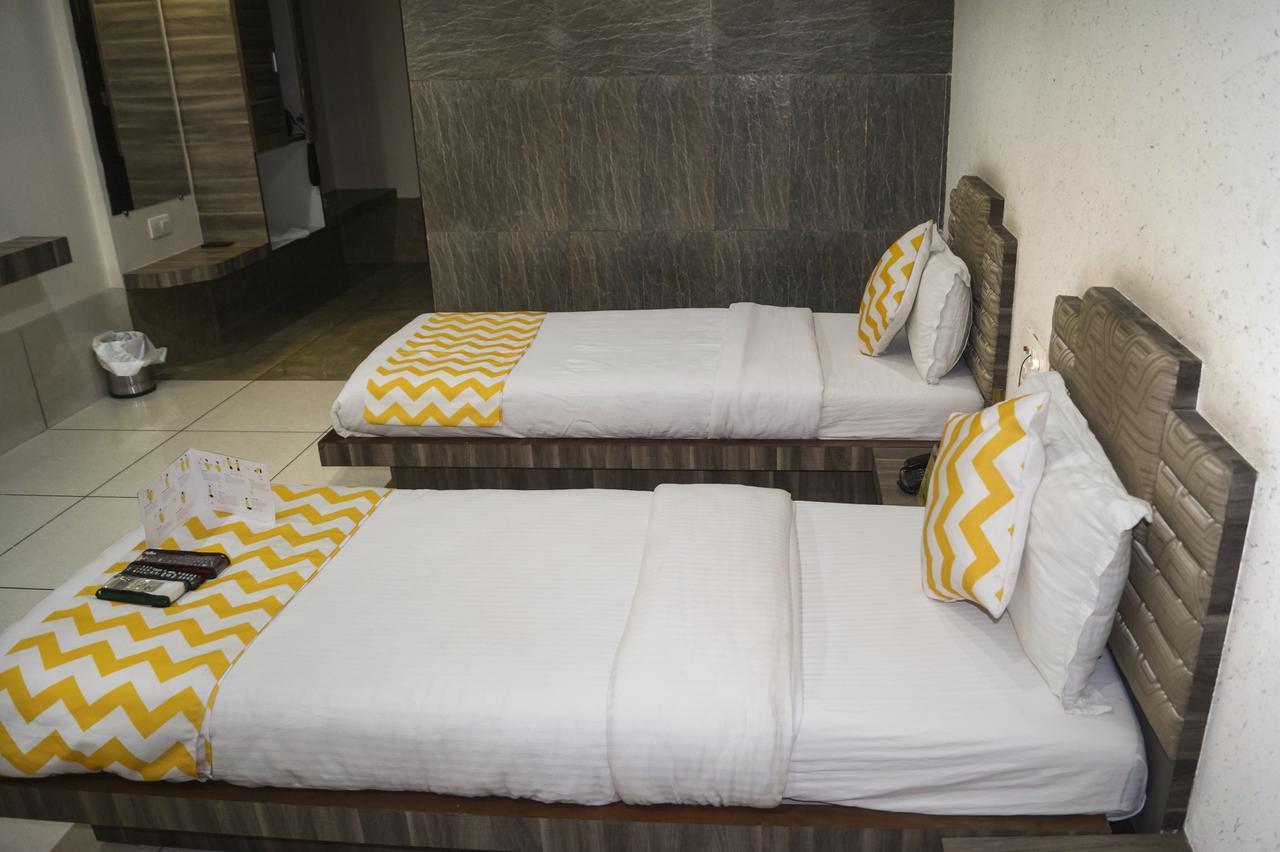 Hotel Darshan Sp Ring Road Naroda Екстер'єр фото