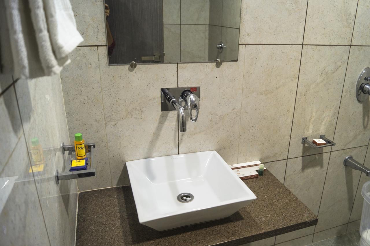 Hotel Darshan Sp Ring Road Naroda Екстер'єр фото
