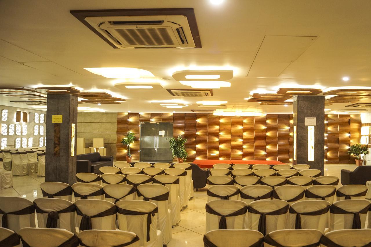 Hotel Darshan Sp Ring Road Naroda Екстер'єр фото