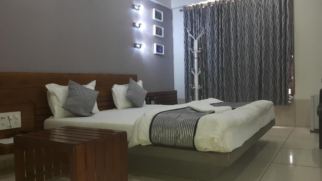 Hotel Darshan Sp Ring Road Naroda Екстер'єр фото