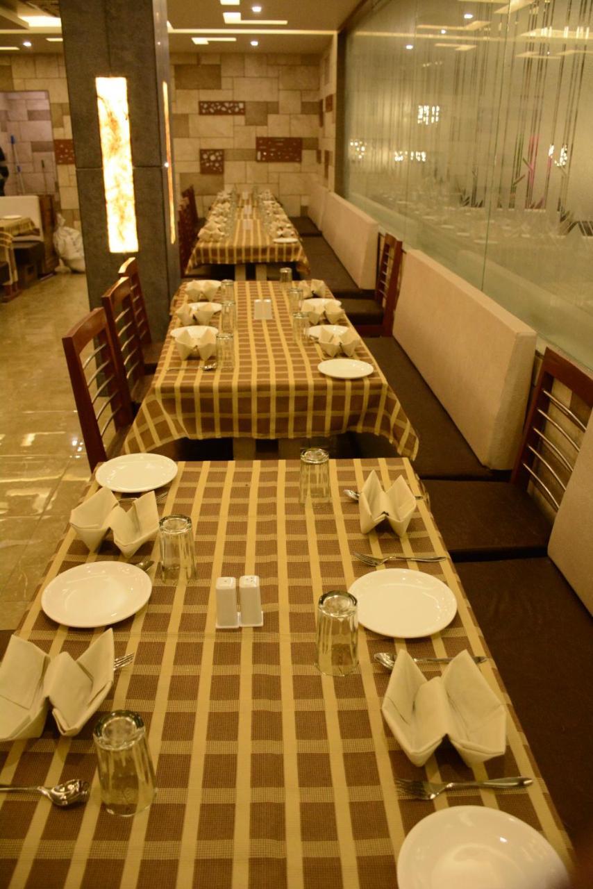 Hotel Darshan Sp Ring Road Naroda Екстер'єр фото